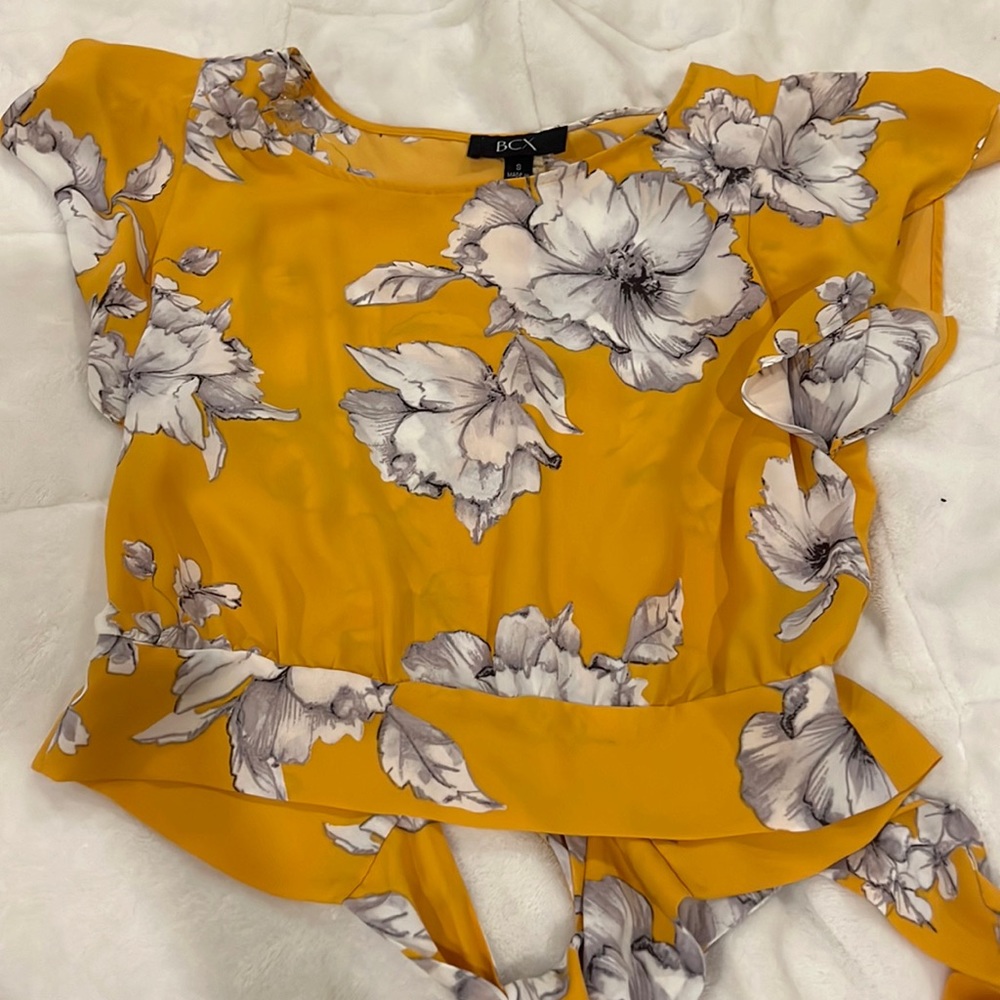bcx yellow floral top w/ tie back